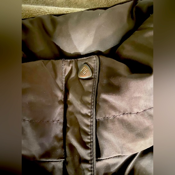 Columbia women’s Vest with Hoodie - Picture 9 of 12